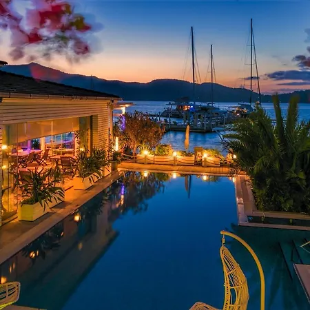 Отель Big Poseidon Boutique & Yacht Club
