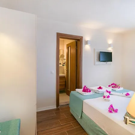 Big Poseidon Boutique & Yacht Club Отель Мармарис