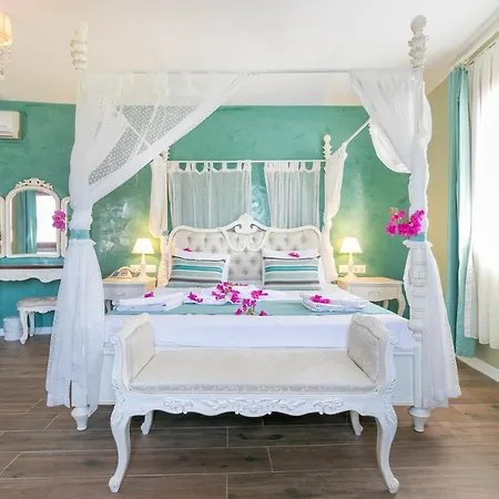 Big Poseidon Boutique & Yacht Club Отель