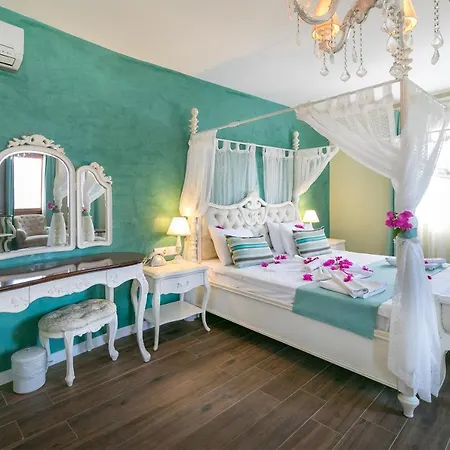 Big Poseidon Boutique & Yacht Club Отель
