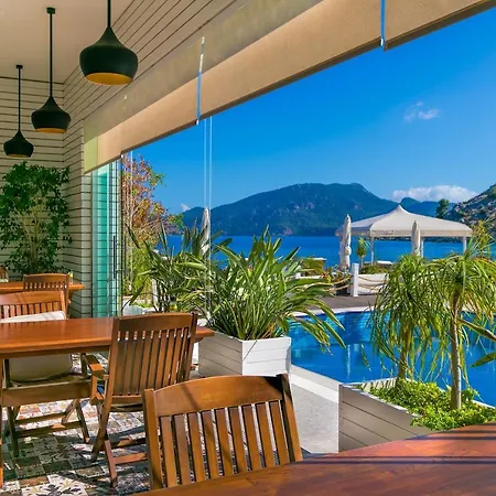 מלון Big Poseidon Boutique & Yacht Club