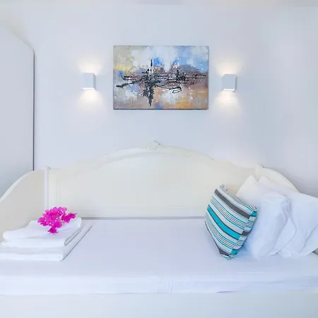 מלון Big Poseidon Boutique & Yacht Club מרמריס