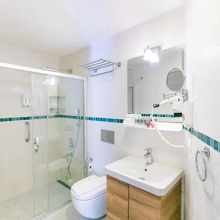 Big Poseidon Boutique & Yacht Club מלון מרמריס