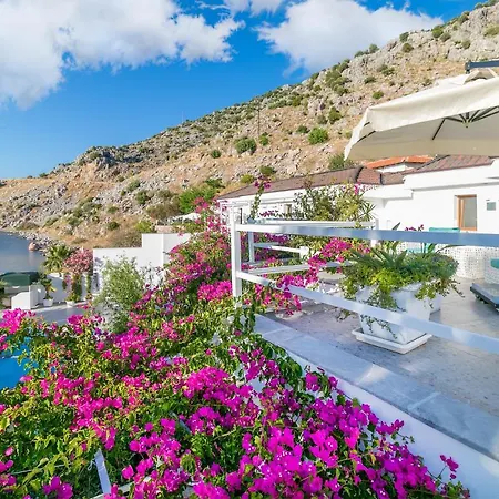 Big Poseidon Boutique & Yacht Club Hotel