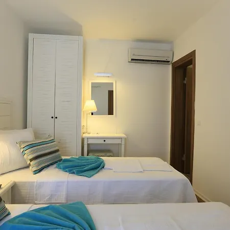 Big Poseidon Boutique & Yacht Club Hotel *