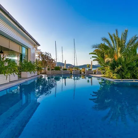 Big Poseidon Boutique & Yacht Club Otel
